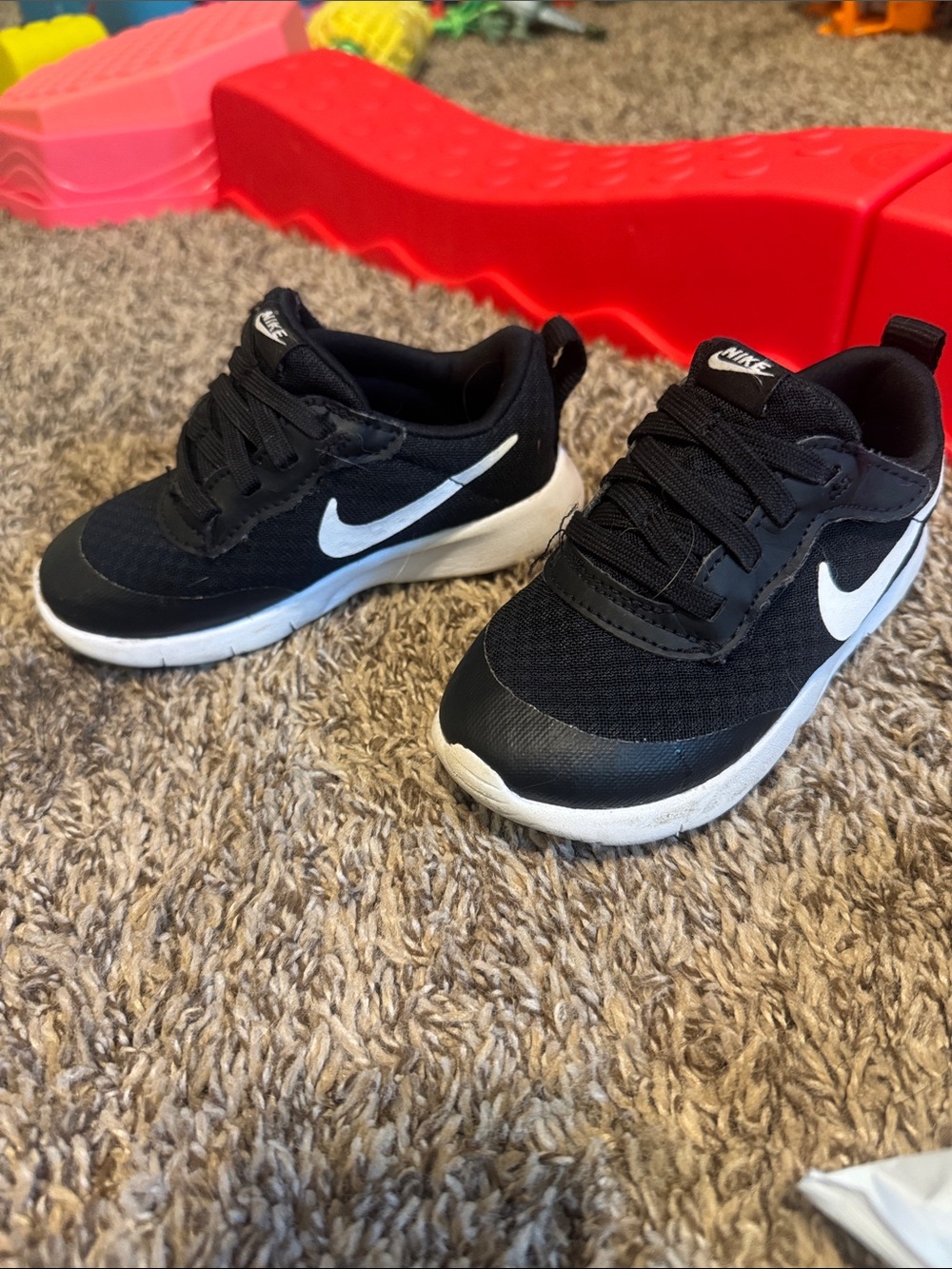 Nike Kids' Black & White Lightweight Athletic Sneakers 8C